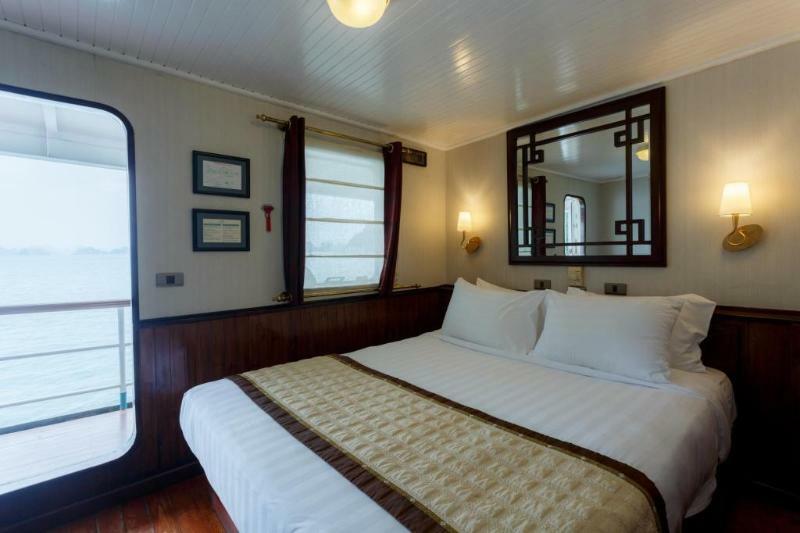 Emeraude Classic Cruises Hotel Ha Long Exterior photo