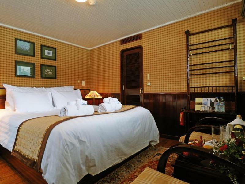 Emeraude Classic Cruises Hotel Ha Long Exterior photo